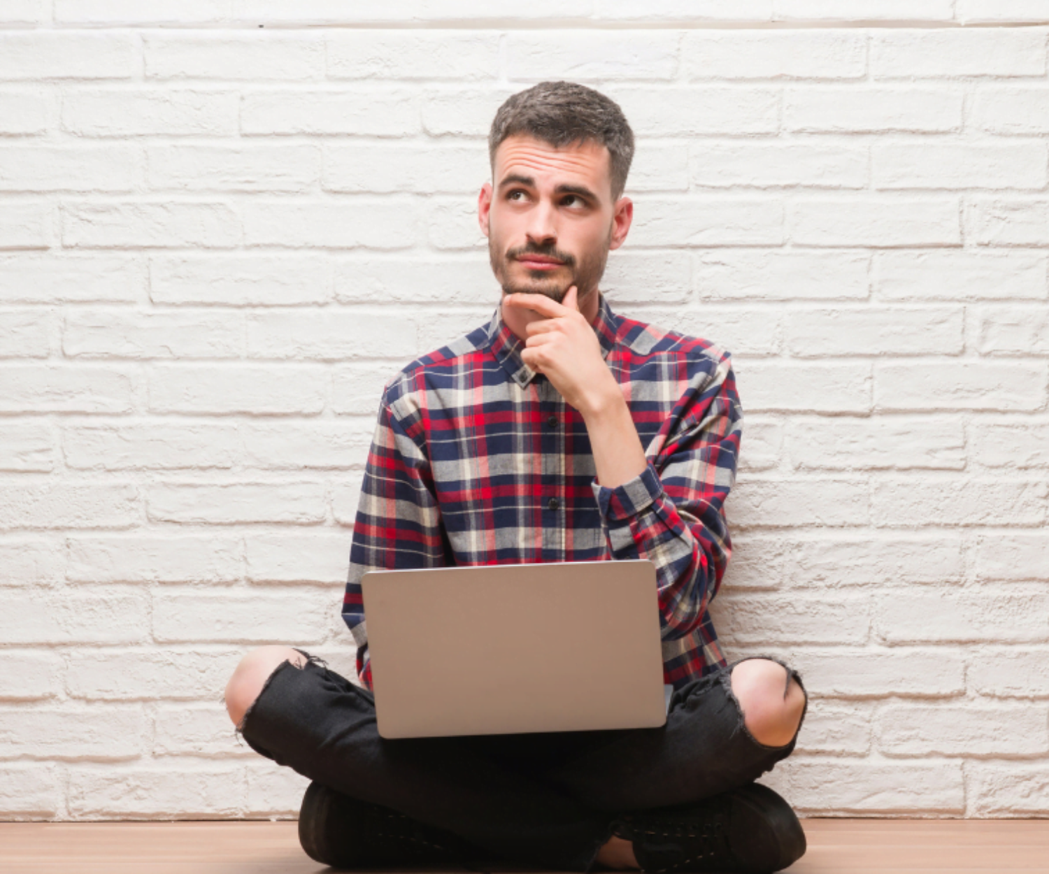 Tenho-pouco-dinheiro-vale-a-pena-investir-em-marketing-digital